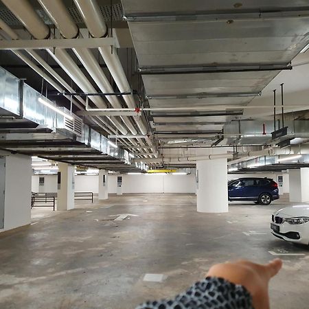 Highpark Suites At Petaling Jaya, Kelana Jaya By Plush Exterior photo
