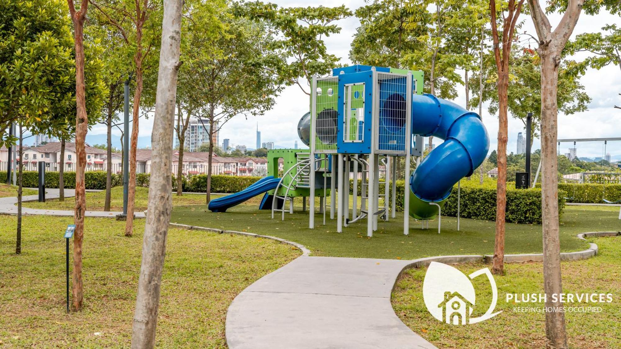 Highpark Suites At Petaling Jaya, Kelana Jaya By Plush Exterior photo